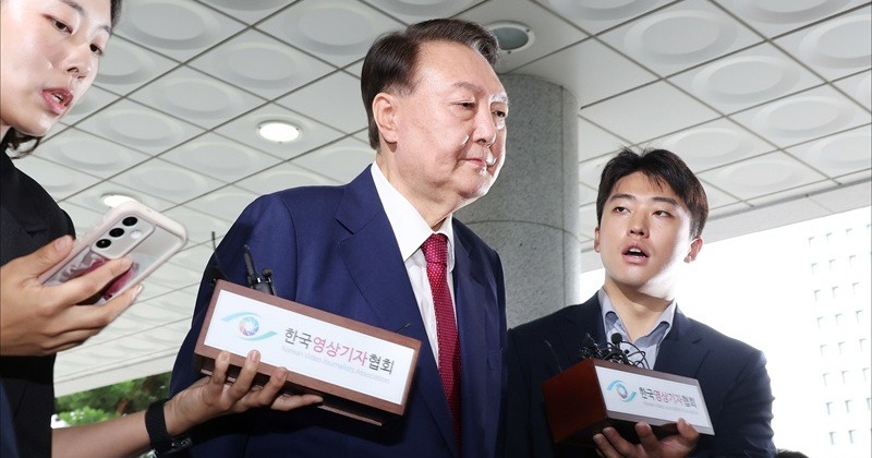내란특검, 윤석열 오후 조사 재개…오전엔 체포방해 조사 마무리