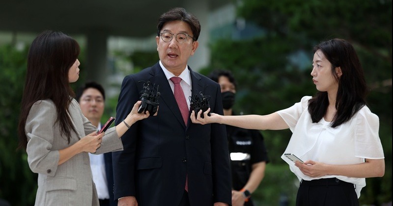 ‘피의자’ 신분으로 특검 출석한 권성동, “난 결백” 혐의 부인