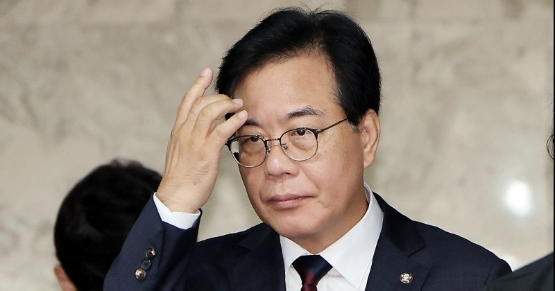 송언석 ‘사면 요청’ 문자에 국힘 내부 “당 체면 뭐가 되냐” 비판