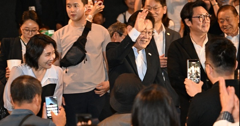 이재명 대통령 내외, 시민 119명과 함께 영화 ‘독립군’ 관람