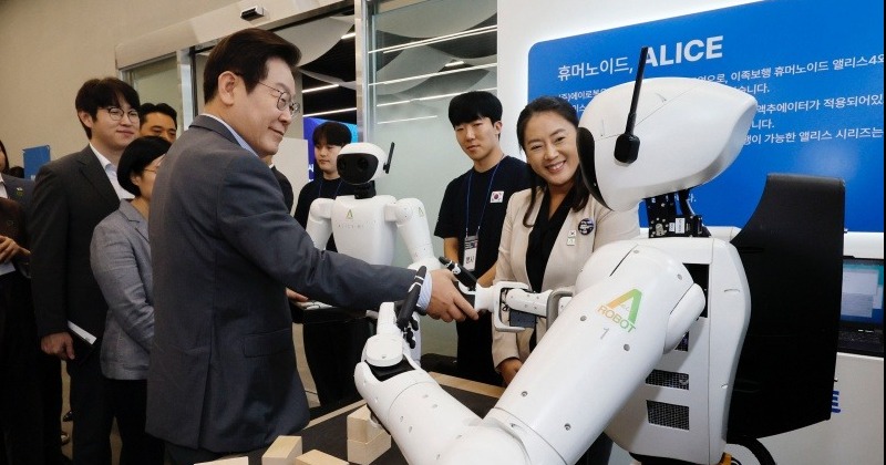 청년 스타트업 만난 이 대통령 “1조원 어치 사주고 절반 버릴 각오로 지원”