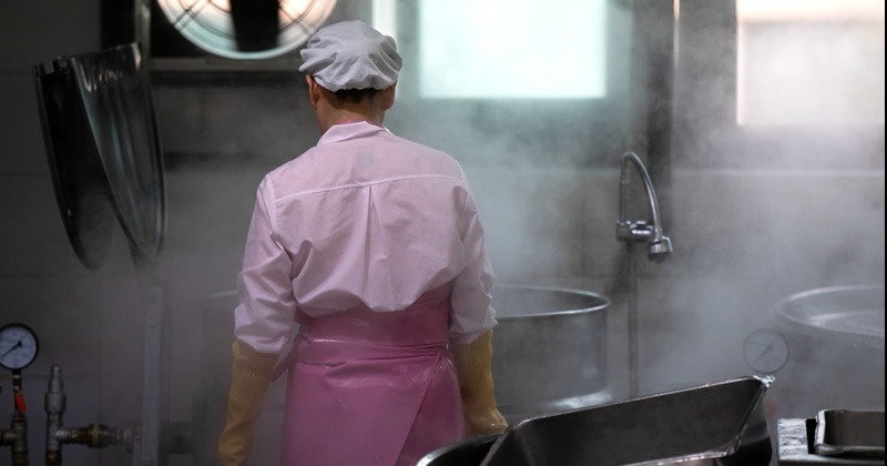 [인터뷰] 폐암 산재에도 무급 휴직…베테랑 학교급식노동자는 급식실을 떠났다