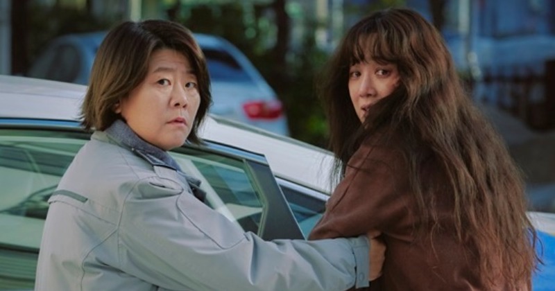 [영화리뷰]진실은 얼마나 쉽게 얼굴을 뒤바꿀 수 있는가, 영화 ‘하얀 차를 탄 여자’