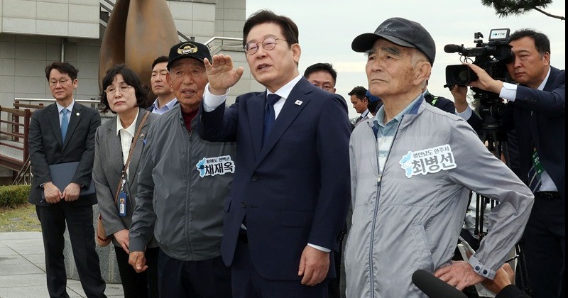 이 대통령, 실향민 만나 위로 “이산가족 생사 확인, 최소한의 소통은 꼭 진척됐음”