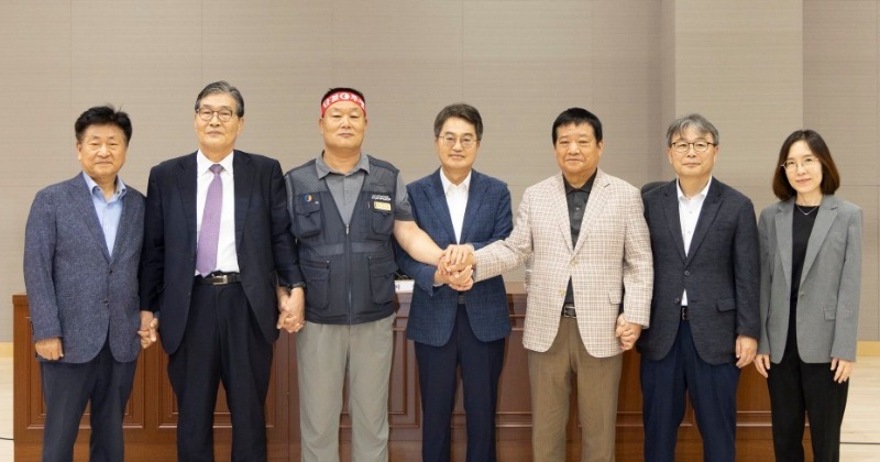 경기 버스 노사 협상 극적 타결… 김동연 “도민 출근길 지켜준 노사에 감사”