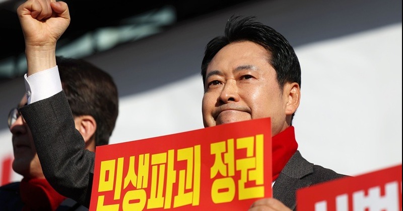 장동혁, ‘내란 1년’ 사과는커녕 “비상계엄은 의회 폭거 맞서기 위한 것” 사진