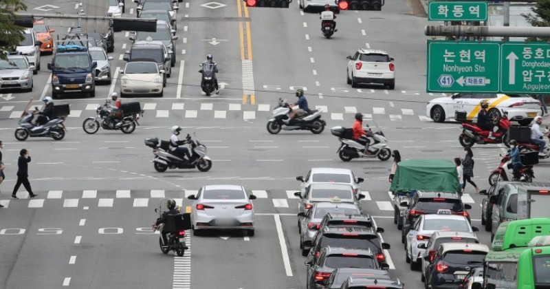 작년 11월 온라인쇼핑 거래액 24조원 돌파... 배달·장보기가 주도