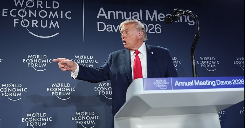 트럼프 “캐나다, 중국과 협정 체결하면 관세 100% 부과” 협박